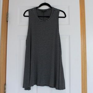 Striped sleeveless tunic